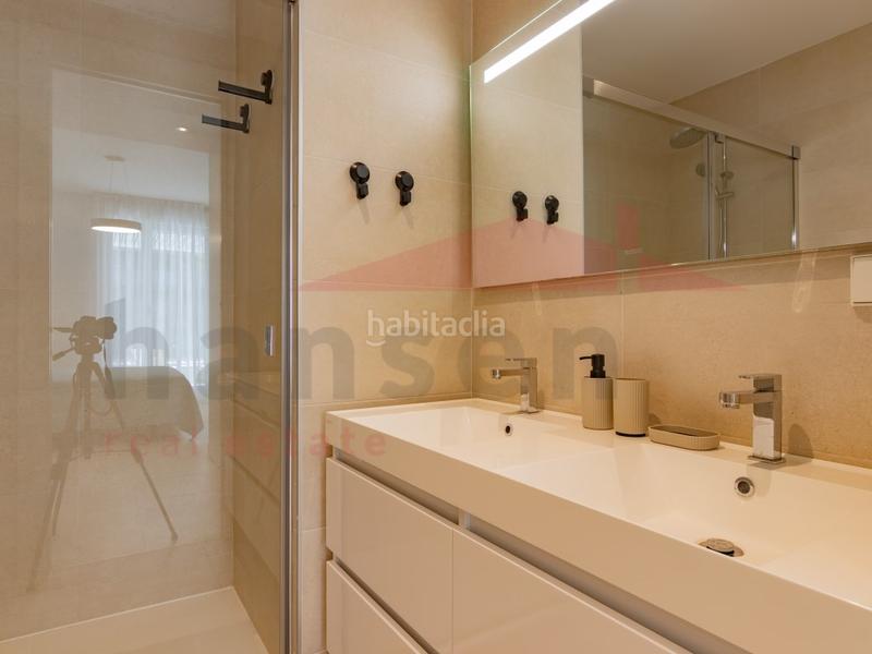 Foto d083363a-65df-4f97-b3eb-dbb21e034308. Piso  espectacular con terraza en edificio de lujo en Torre del Mar