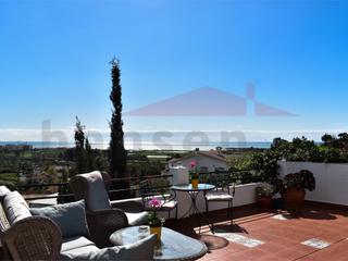Xalet  N/a. Encantadora casa de campo con vistas panormicas, jardn y pisci