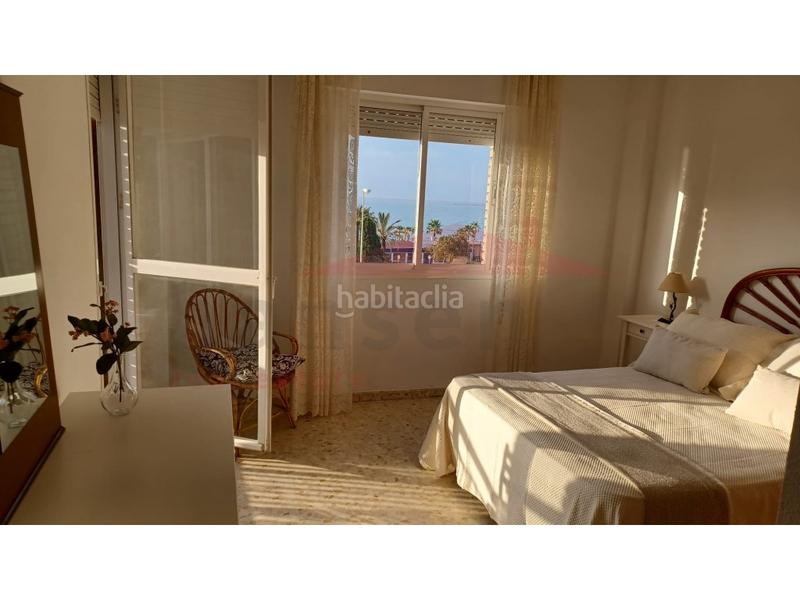 Foto 0aefce44-f969-480b-a6e9-69f47a234902. Alquiler piso apartamento de larga temporada frontal al mar en Torre del Mar