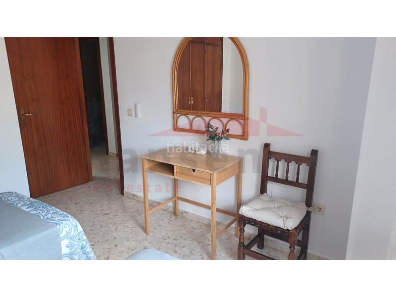 Foto a651b698-37a3-4502-95bd-5103b0eec244. Alquiler piso apartamento de larga temporada frontal al mar en Torre del Mar