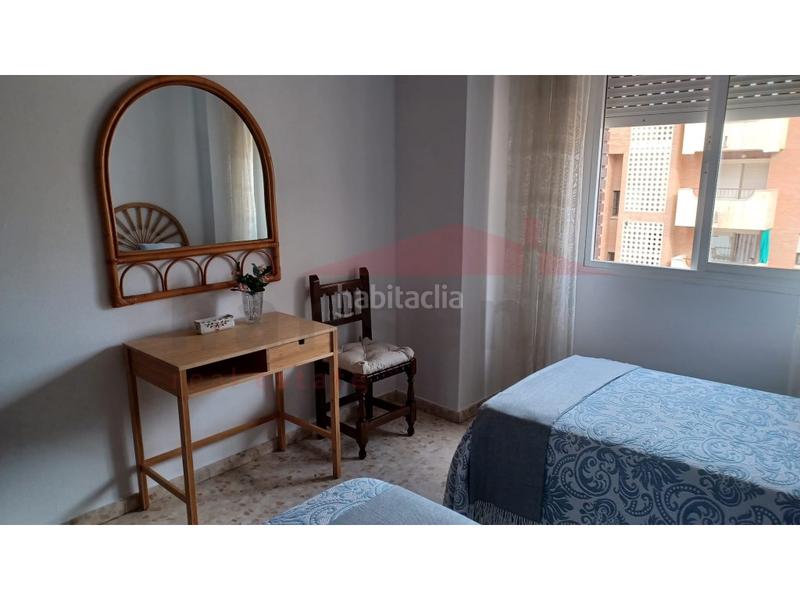 Foto b21c8066-aa35-4e6f-ac62-a2ca1b2bceb6. Alquiler piso apartamento de larga temporada frontal al mar en Torre del Mar