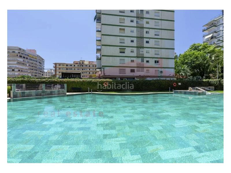 Foto 89cca101-3e8a-446e-a002-66f4a3ba4a99. Piso  en venta en décima planta con piscina comunitaria 1 dormitorio con posibilidad de 2 en Torre del Mar