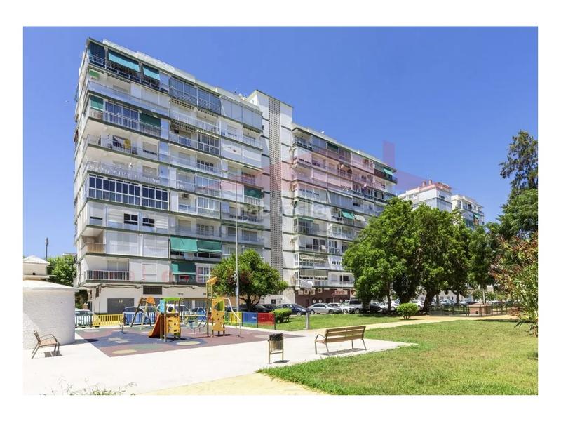 Foto ca2df3c1-8d0a-4ba9-8f30-27131f400d52. Piso  en venta en décima planta con piscina comunitaria 1 dormitorio con posibilidad de 2 en Torre del Mar