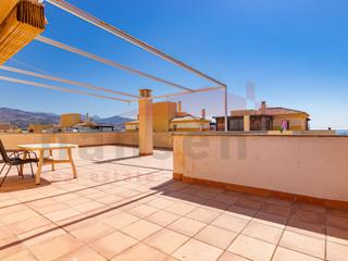 tic  N/a. tico dplex con terraza de 220m, vistas al mar y la montaa, pi