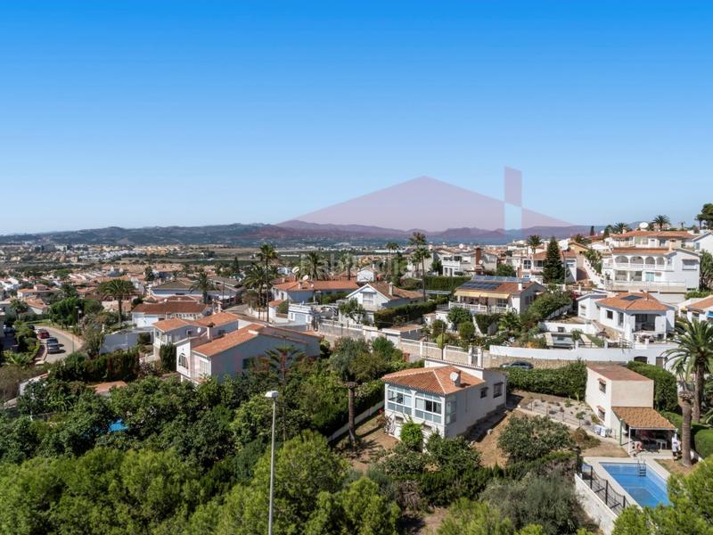Foto a73bec3f-d69b-44d4-8738-a6ef85db1f92. Maison jumelée avec parking piscine dans Caleta de Velez