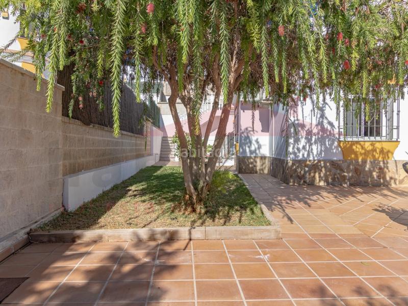 Foto 0b54c240-bb98-413a-b638-17be3b44bf65. Chalet con parcheggio piscina in Almayate Bajo