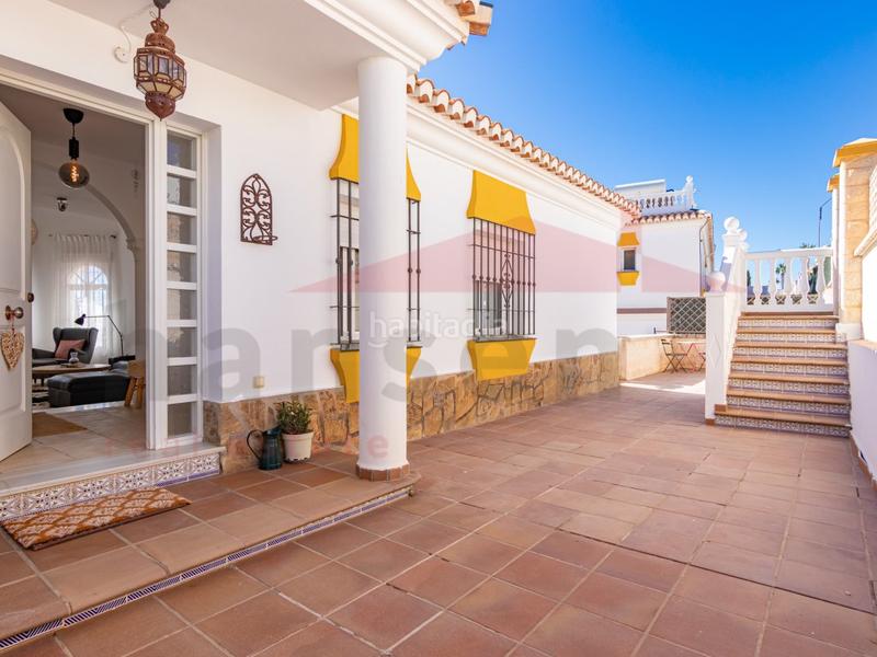 Foto 509d46c1-7438-45fa-90d3-ff0133c533f7. Chalet con parcheggio piscina in Almayate Bajo