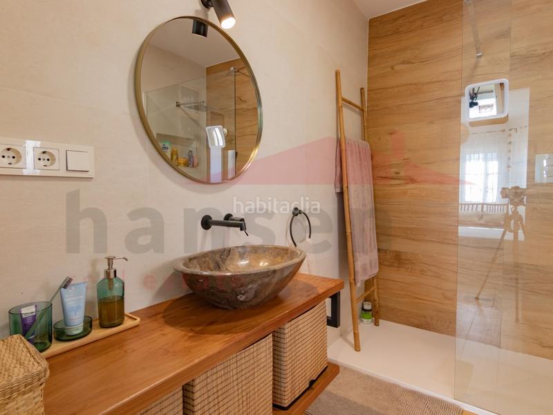 Foto 5d8afb66-f61b-4274-8c66-1958cbe16da2. Chalet con parcheggio piscina in Almayate Bajo
