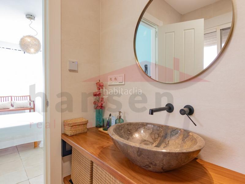Foto 7bf8758a-4648-4ba2-af37-23d4e0811498. Chalet con parcheggio piscina in Almayate Bajo