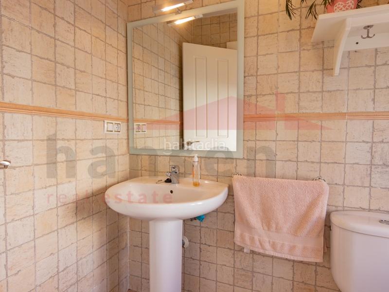 Foto 8fe3e83a-4d7a-4967-938f-fe5510f98ca7. Chalet con parcheggio piscina in Almayate Bajo