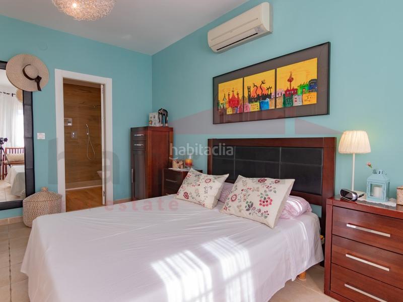 Foto a387eba0-6d67-4e11-81c4-93d9ecc58a82. Chalet con parcheggio piscina in Almayate Bajo