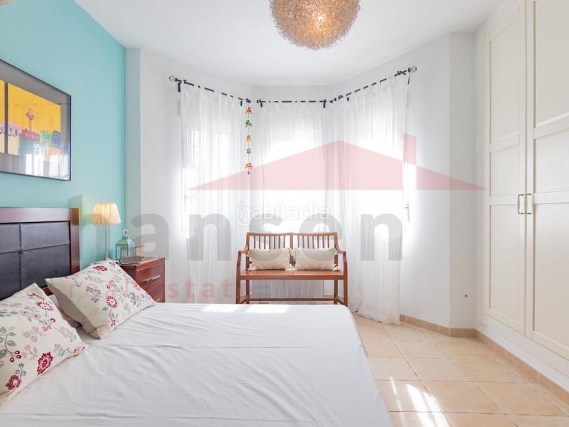 Foto ca120cfc-6d94-4d9f-8ef8-490366c142e2. Chalet con parcheggio piscina in Almayate Bajo