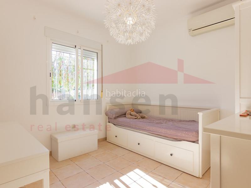 Foto d9c20ee7-0155-4c01-8030-26f4243a7a5b. Chalet con parcheggio piscina in Almayate Bajo