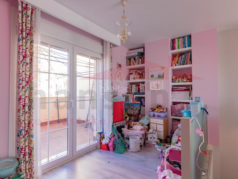 Foto 23eb15f9-60e3-4b56-93f9-1377e7f31904. Maison avec parking dans Paseo Marítimo de Levante Torre del Mar