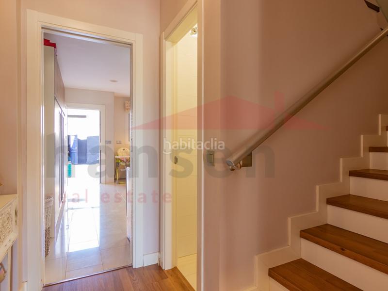 Foto 25049fe8-e51d-4083-800e-5f7fd7f123f6. Maison avec parking dans Paseo Marítimo de Levante Torre del Mar