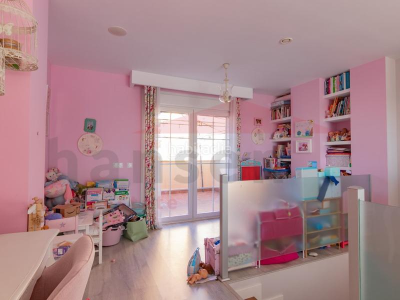 Foto 7a2f5b7a-1de5-4b57-afdd-d2f56147ce9d. Maison avec parking dans Paseo Marítimo de Levante Torre del Mar