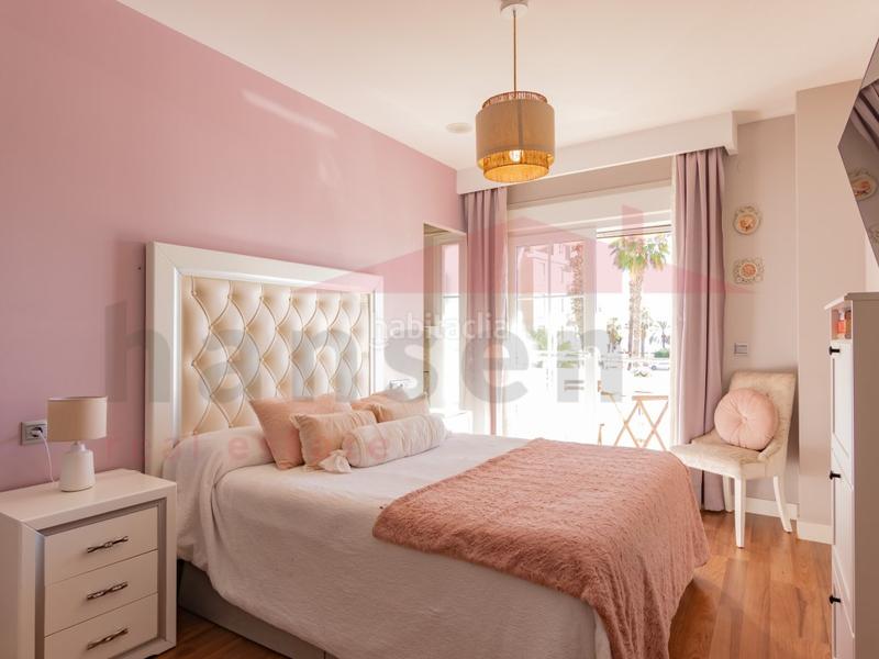 Foto a11e5e77-5d6a-4287-baa0-801d24db59ee. Maison avec parking dans Paseo Marítimo de Levante Torre del Mar