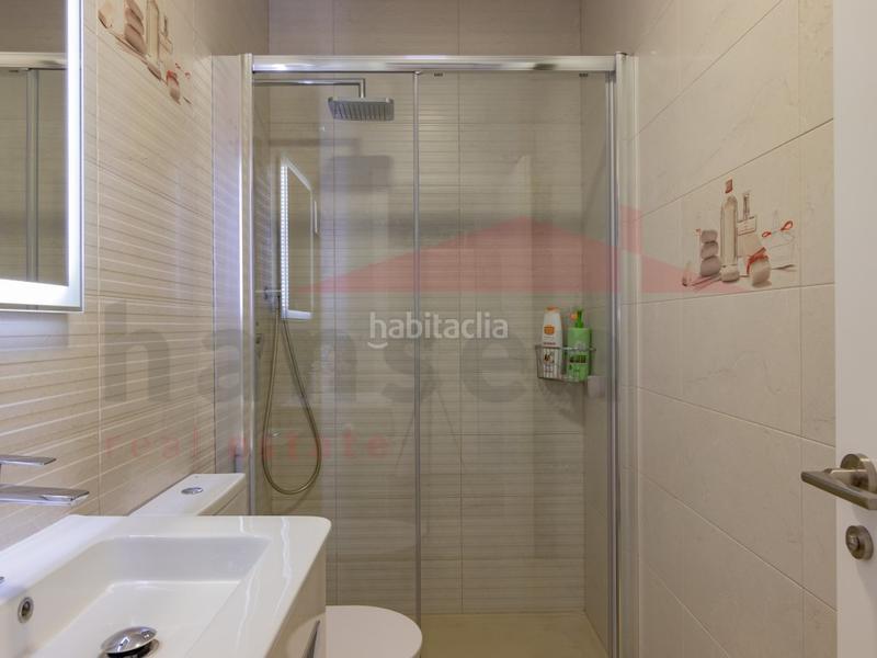 Foto df9ed046-eb98-497a-8d0a-0c44c3877e8e. Maison avec parking dans Paseo Marítimo de Levante Torre del Mar