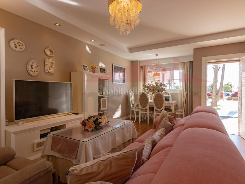 Foto faa8fc60-8c17-4ef8-9f0b-dd6376d1224e. Maison avec parking dans Paseo Marítimo de Levante Torre del Mar