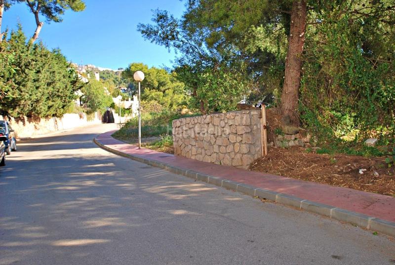 Foto d855a133-d110-45ab-b03f-030d3a2c75f4. Terreno residencial costa la perla parcela con licencia y proyecto en Benalmádena