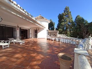 Chalet  Calle vistamar del chaparral. El chaparral golf club  gran villa de 5 dormitorios con piscina