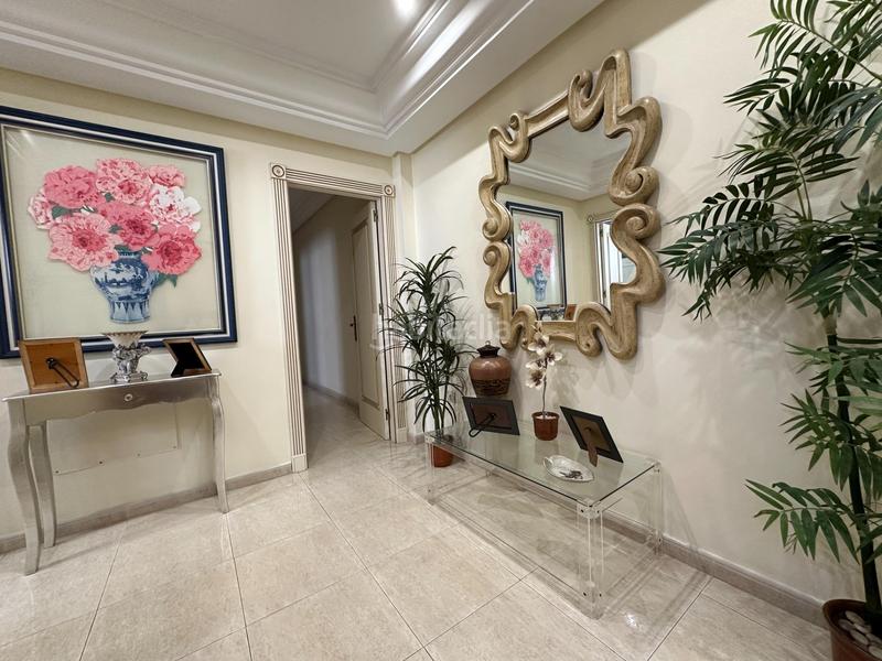 Foto b3f9fe6c-4f7f-4346-ba98-76e3e12eee52. Piso , zona bioparc piso 3 dormitorios, 2 terrazas, 2 planta sin ascensor en Fuengirola
