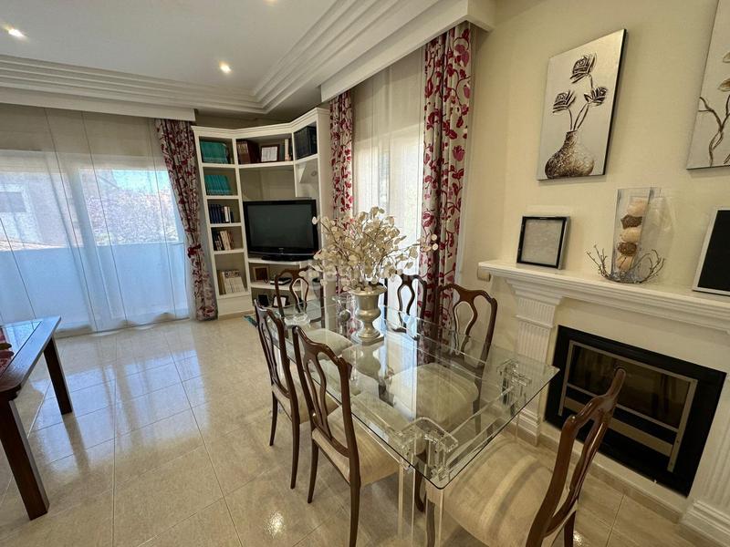 Foto f4e6d180-1187-48af-ab15-501fa872f778. Piso , zona bioparc piso 3 dormitorios, 2 terrazas, 2 planta sin ascensor en Fuengirola