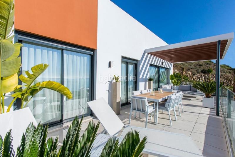 Foto 0be9b30f-7715-426a-87b9-508e98aa582b. Erdgeschoss mit parking pool in Las Gaviotas - Carvajal Fuengirola