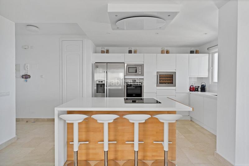 Foto 40e28b63-39b6-45c3-af0d-3ac42f9f1cbb. Àtic amb calefacció aparcament piscina a Calahonda Mijas