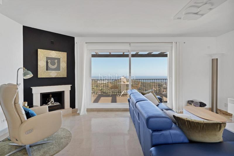 Foto 55d38909-1b1b-4cd2-bd95-de4d7959de1b. Àtic amb calefacció aparcament piscina a Calahonda Mijas