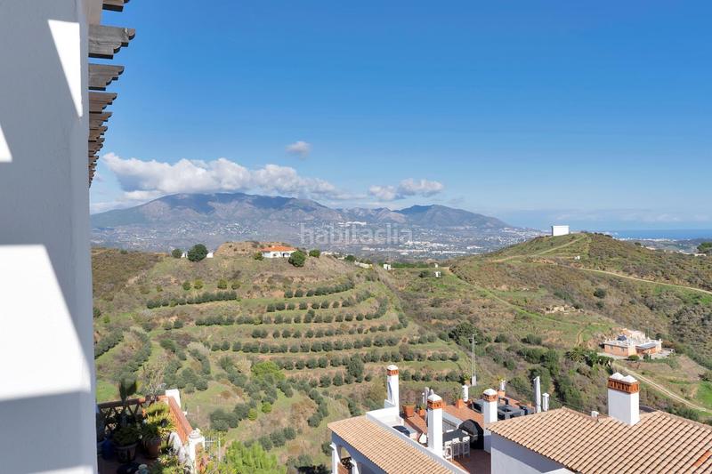 Foto a1150fad-e1c9-4647-8d6c-67a9613cb7e2. Àtic amb calefacció aparcament piscina a Calahonda Mijas