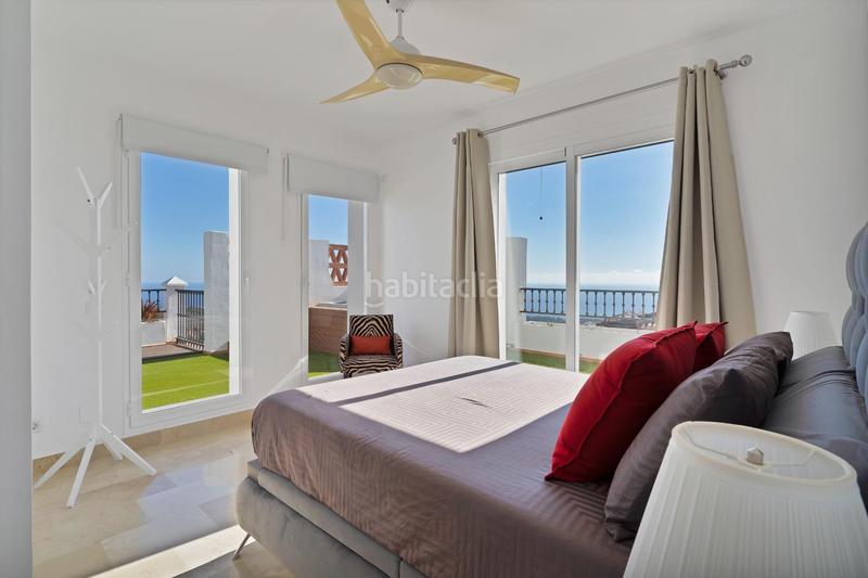 Foto f978d3d5-c831-4fdc-a335-0729c88ad2cc. Àtic amb calefacció aparcament piscina a Calahonda Mijas