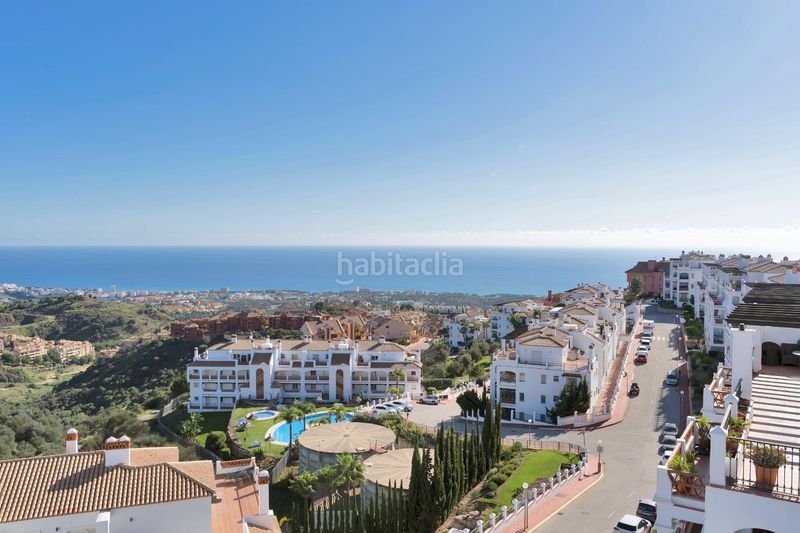 Foto 539d635a-e564-43d5-838e-eb9460cb67fc. Àtic amb calefacció aparcament piscina a Calahonda Mijas