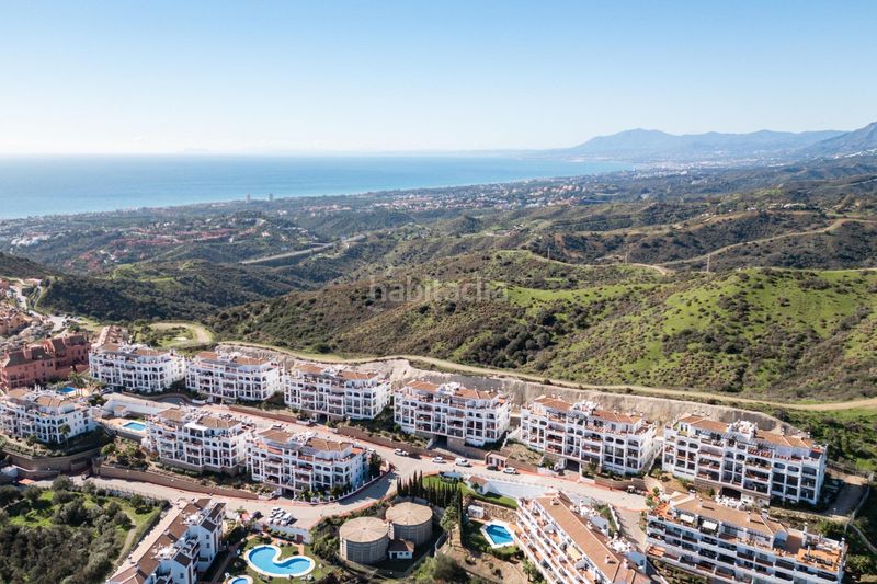 Foto df264327-d562-4b38-8f1a-daaa89190a58. Àtic amb calefacció aparcament piscina a Calahonda Mijas