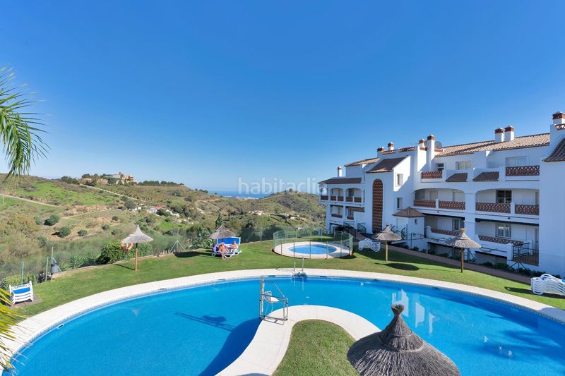 Foto fb933ff7-b2f6-4e9c-a7fc-a6fbd2c5f2c6. Àtic amb calefacció aparcament piscina a Calahonda Mijas