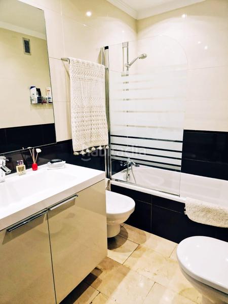 Foto c6be0359-24ba-429c-9e2b-a5163b7f8446. Apartament amb aparcament piscina a Divina Pastora Marbella