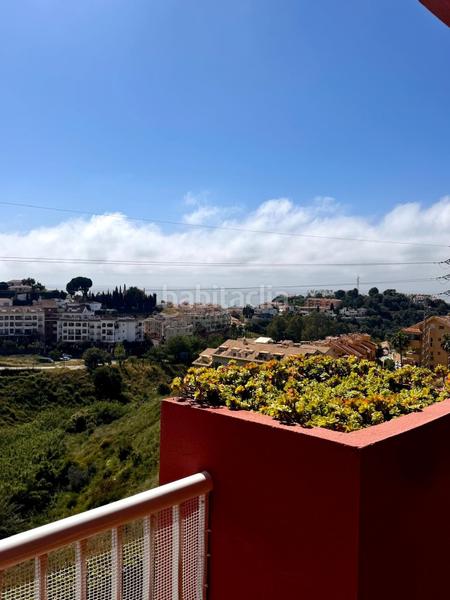 Foto e0c38d32-7bdb-4c68-a7bc-9904f7152bf0. Apartamento Los Pacos piso 2 dormitorios, terraza, piscina, garaje, jardín en Fuengirola