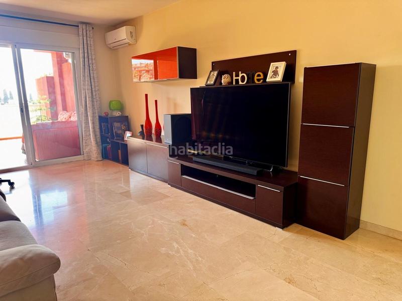Foto feb48d0d-753e-4f40-9231-3e048efee0d5. Apartamento Los Pacos piso 2 dormitorios, terraza, piscina, garaje, jardín en Fuengirola