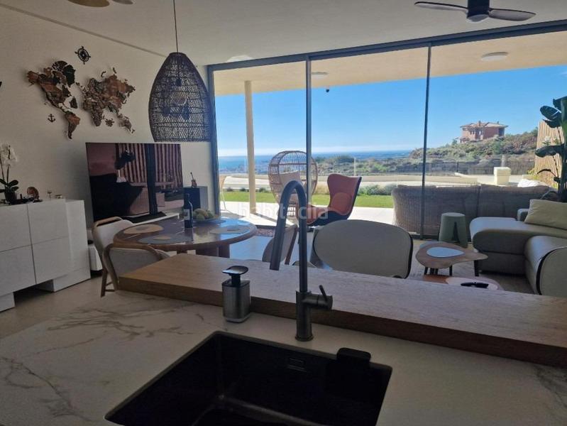 Foto b6df4f00-dc20-4e7b-85ba-692e76907555. Rez-de-chaussée avec chauffage parking piscine dans Mijas