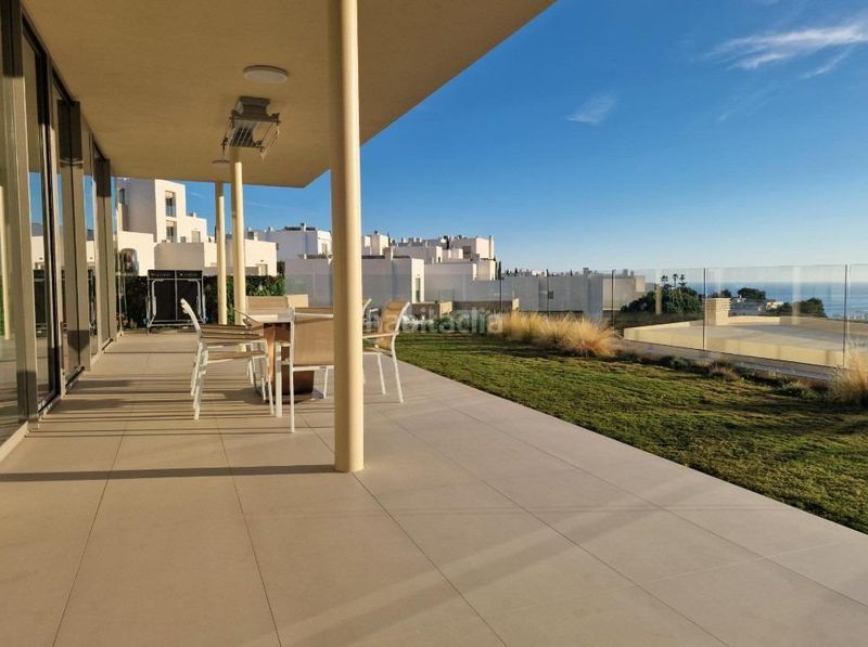 Foto e547e065-fac8-4d17-96e3-10b35aa57f05. Piano terra con riscaldamento parcheggio piscina in Mijas