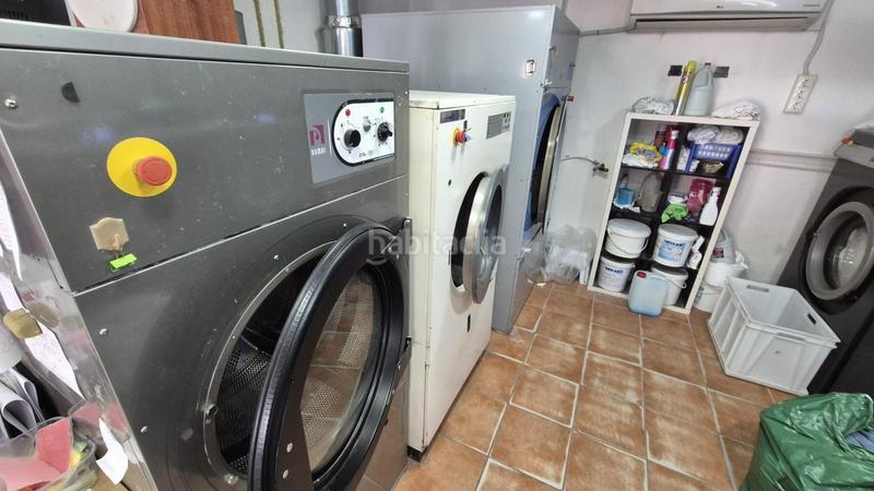 Foto 1920d192-c8e2-48bf-8b8c-8bdd76429a2e. Alquiler local comercial benalmadena pueblo traspaso de lavanderia en funcionamiento en Benalmádena