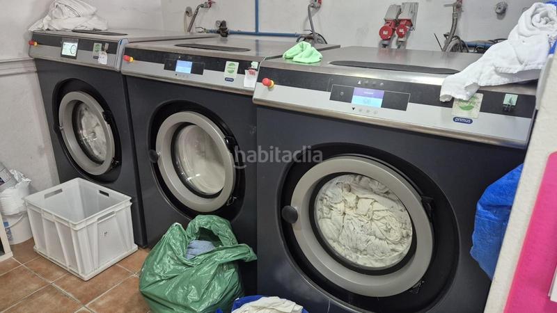 Foto 8d3f90f6-45f3-4411-9e9b-c31abff07fcb. Alquiler local comercial benalmadena pueblo traspaso de lavanderia en funcionamiento en Benalmádena