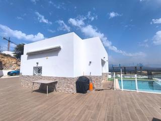 Casa a Coín. Coín  villa independiente 3 dormitorios, piscina