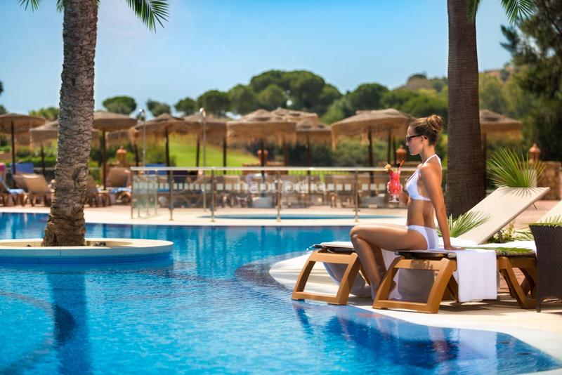 Foto 90306c90-2fce-48e7-8418-ea336b2992ed. Semi detached house with heating parking pool in La Cala Golf - Lagar Martell Mijas