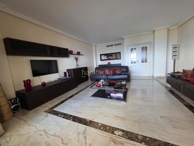 Foto acca945d-a008-484c-9db8-b11a21ead822. Piso vistas al mar, espacio y confort en una de las mejores zonas en Benalmádena