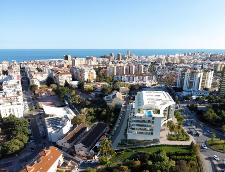 Foto bc6c4066-7e07-483d-932b-8b21b8bb73af. Apartamento piso, 3 dormitorios, terraza, piscina, garaje, trastero en Fuengirola