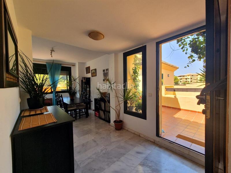 Foto 080f2616-54bd-4047-b2ad-9e12f45521bc. Ático Riviera del Sol ático, 2 dormitorios, terraza, piscina y jardín en Mijas