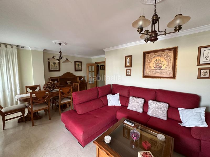 Foto 3895ffbb-00d0-41ca-a631-c1347b933281. Alquiler piso centro pisazo 3 dormitorios, parking y piscina comunitarios, terraza en Fuengirola