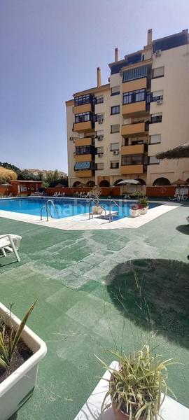 Foto a0b1a70d-d5b2-4a93-a6dc-bb00bf1bcb91. Alquiler piso centro pisazo 3 dormitorios, parking y piscina comunitarios, terraza en Fuengirola