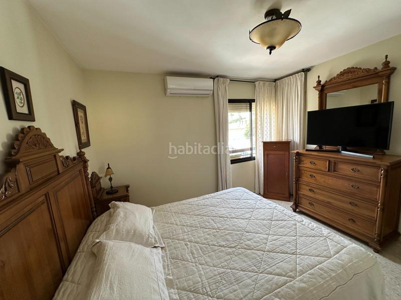 Foto d3ffc619-1676-412d-8156-5f7ca41ac52d. Alquiler piso centro pisazo 3 dormitorios, parking y piscina comunitarios, terraza en Fuengirola